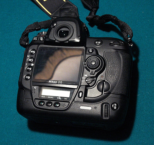 636px-Nikon_d3_1.jpg